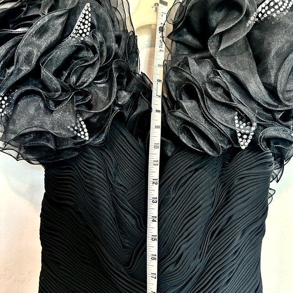 Long black dress, Rose Taft for Couture Fashions - Picture 2 of 7